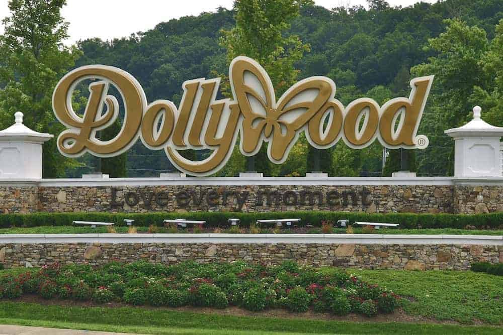 Dollywood Voted America’s #1 Theme Park Again and Here’s Why
